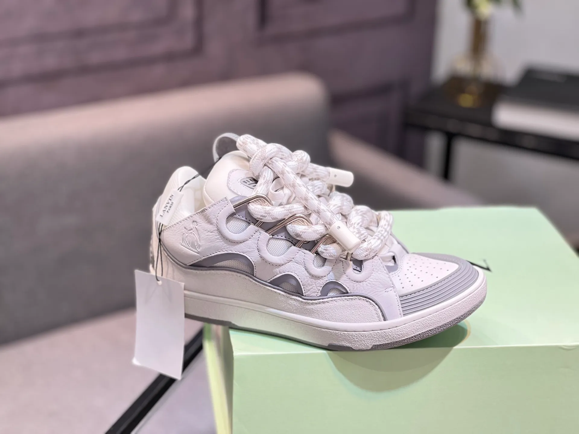 Men's men's shoes💰780 [LANVIN] Latest lace-up fashionable casual sneakers for couples High-quality CLAY couple series‼ ️ The latest trendy products of the season 🌈Many bloggers have planted grass and purchased the original open-mold customization. The upper and outsole are sewn with mark threads without edge sealing. Multiple material splicing combination design. Very versatile for fashionable and casual wear. Comfortable on the feet. Recommended for self-retention (upper cowhide + cow suede + breathable mesh) inner foot pad cowhide exclusive original open-mold clear logo rubber outsole ⚠️36-44 yards (45 custom-made)
